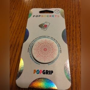 NIP Popsockets phone grip and stand